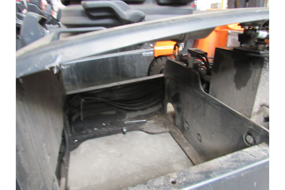 Doosan B35X-7 Plus electric forklift shell, Serial Number FBS20-3900-01440, 2023, No Battery or Mast - Image 6 of 8