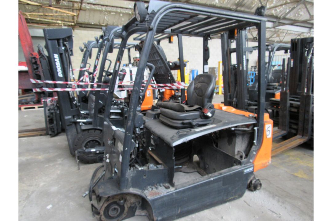 Doosan B35X-7 Plus electric forklift shell, Serial Number FBS20-3900-01440, 2023, No Battery or Mast - Image 1 of 8