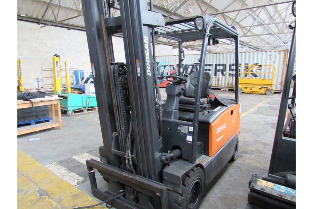 Doosan B35X-7 Plus Electric forklift truck, 3500KG, Serial Number FBA20-43900-01441, No Forks, No Ba - Image 2 of 13
