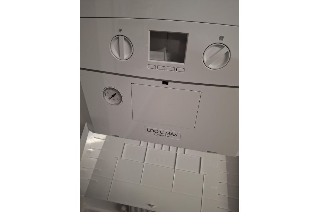 2 x Display boilers by ideal - Image 4 of 6