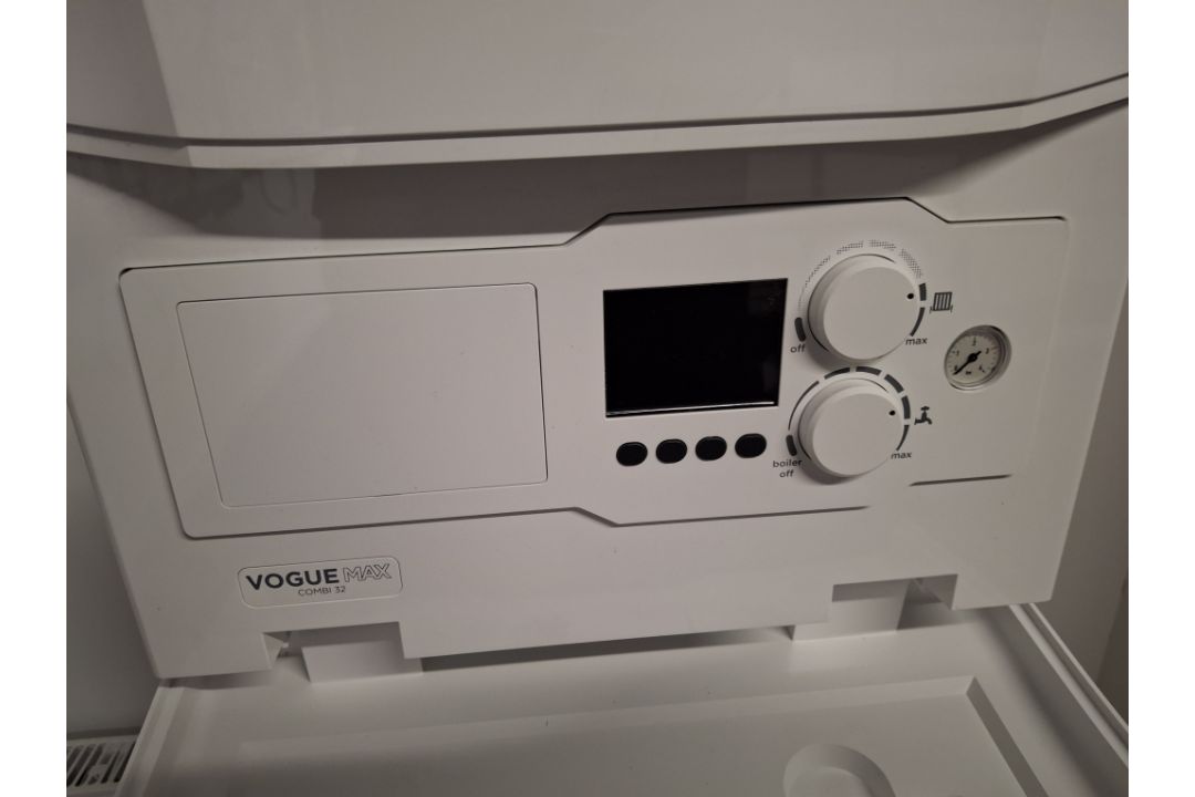 2 x Display boilers by ideal - Image 2 of 6
