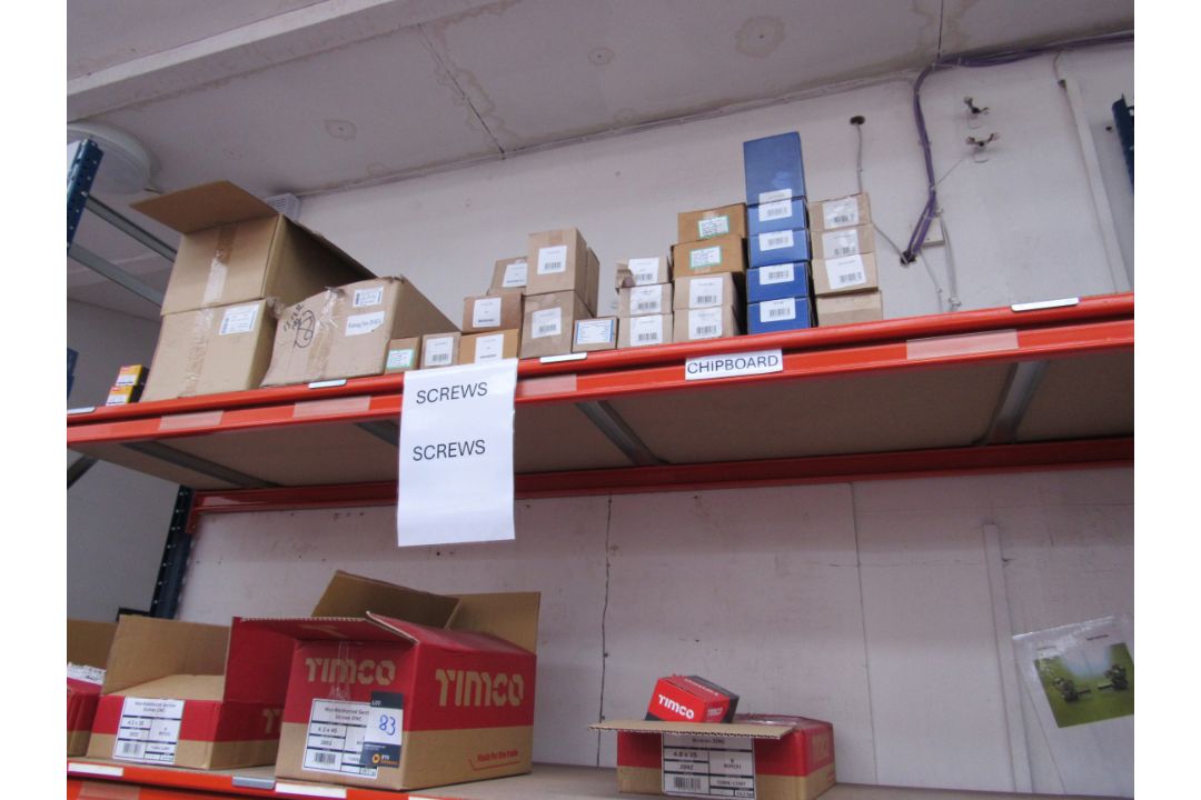 Quantity screws etc. to 2 bays - Image 4 of 9