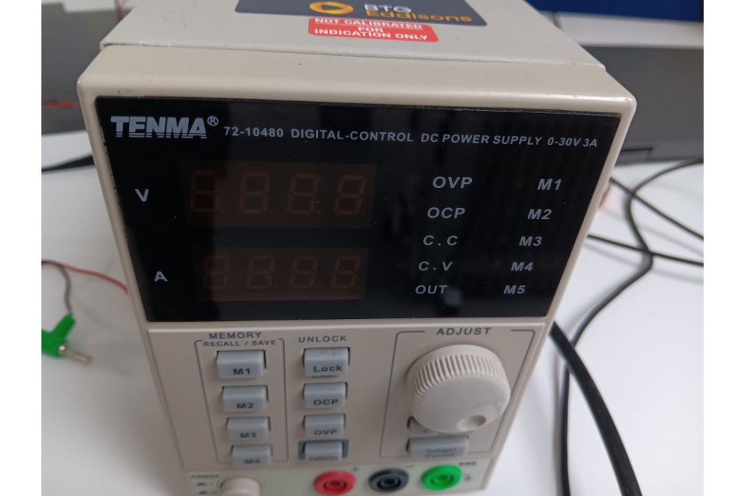 Tenma 72-10480 digital control DC power supply 0-30v 3a - Image 3 of 4