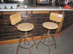 2 Bar stools