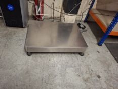 Platform scales with digital display