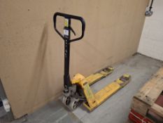 Pallet truck 2500kg capacity