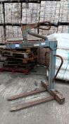 Conquip CA102-0200 crane forks �5+vat lift out fee