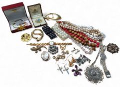 Costume jewellery - a white metal wirework pendant in the form of a flower; a boxed RISIS of