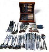 Flatware - a silver Kings pattern Pie Server, silver haft, Sheffield 1969;  set of six fish knives