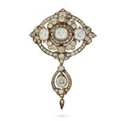 AN EXQUISITE ANTIQUE DIAMOND BROOCH / PENDANT, 19TH CENTURY in yellow gold and silver, set with thre