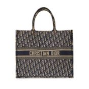 CHRISTIAN DIOR OBLIQUE LARGE BOOK TOTE BAG Condition grade B-. Blue and white Oblique print canv