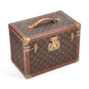 A LOUIS VUITTON MONOGRAM VANITY CASE