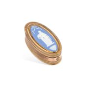 A 19TH CENTURY BRASS AND BLUE JASPERWARE SNUFF BOX