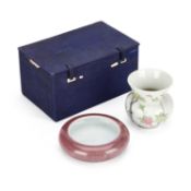 A CHINESE PORCELAIN BRUSHWASHER AND VASE
