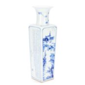 A LARGE CHINESE BLUE AND WHITE PORCELAIN SQUARE-SECTION VASE