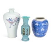 A GROUP OF THREE CHINESE PORCELAIN VASES
