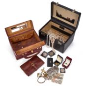 A COLLECTION OF COSTUME JEWELLERY