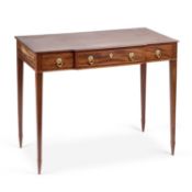 AN EARLY 19TH CENTURY MAHOGANY SIDE TABLE