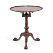 A CHIPPENDALE STYLE MAHOGANY TRIPOD TABLE