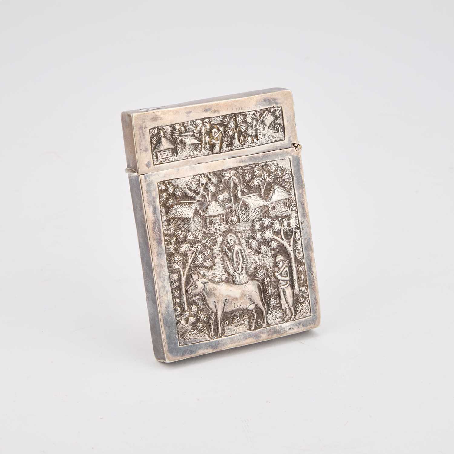 A LATE 19TH CENTURY INDIAN SILVER CARD CASE - Image 2 of 3