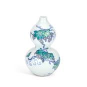 A CHINESE PORCELAIN DOUBLE-GOURD VASE