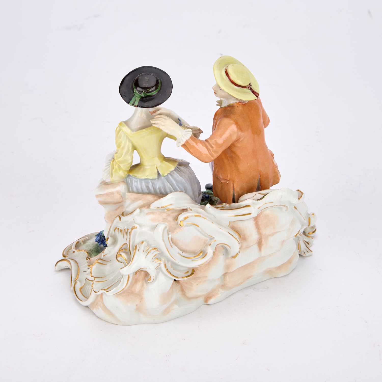 A LUDWIGSBURG PORCELAIN FIGURE GROUP CIRCA 1770 - Image 4 of 6
