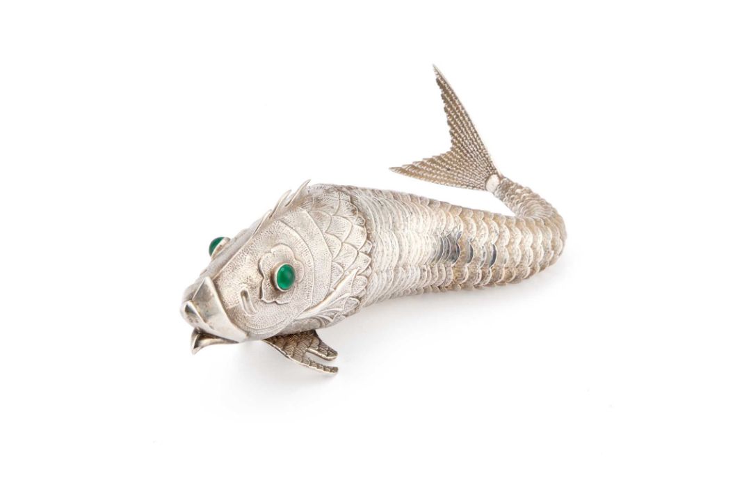 A LARGE SPANISH SILVER ARTICULATED MODEL OF A FISH 20TH CENTURY - Image 1 of 2