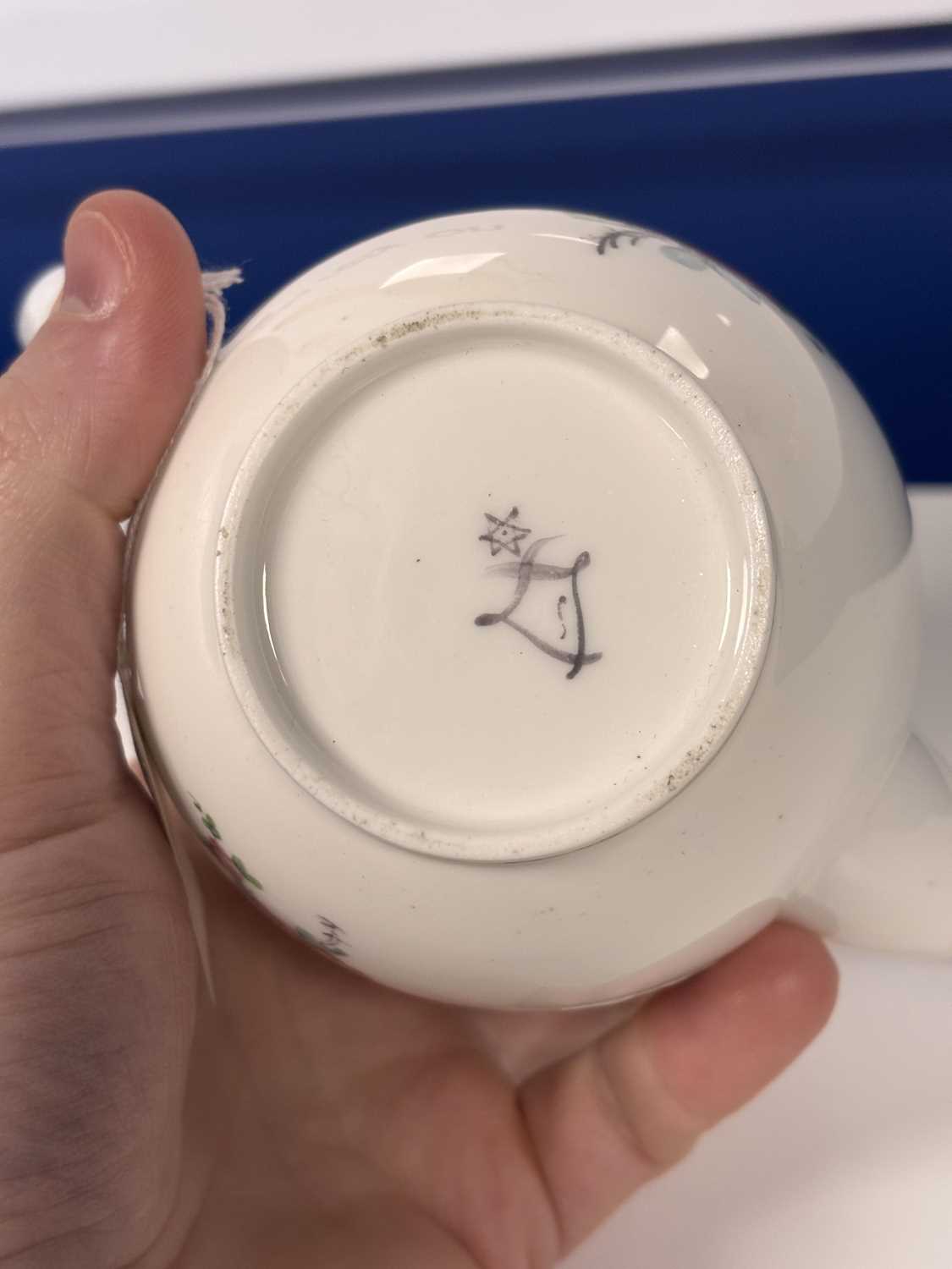 A SÈVRES PORCELAIN TEAPOT CIRCA 1770 - Image 3 of 7