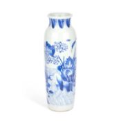 A CHINESE BLUE AND WHITE PORCELAIN SLEEVE VASE