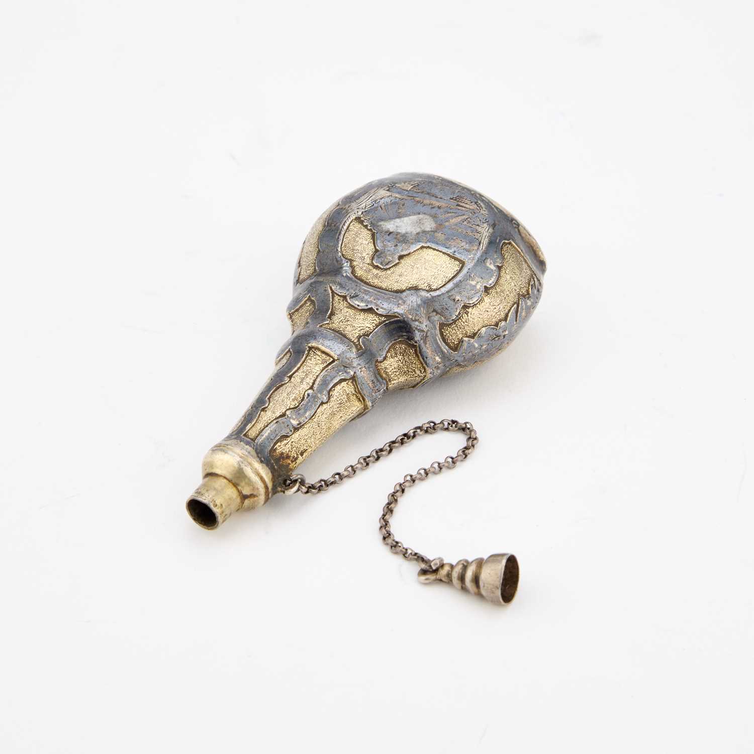 A LATE 18TH CENTURY RUSSIAN SILVER-GILT AND NIELLO SCENT BOTTLE - Image 2 of 2