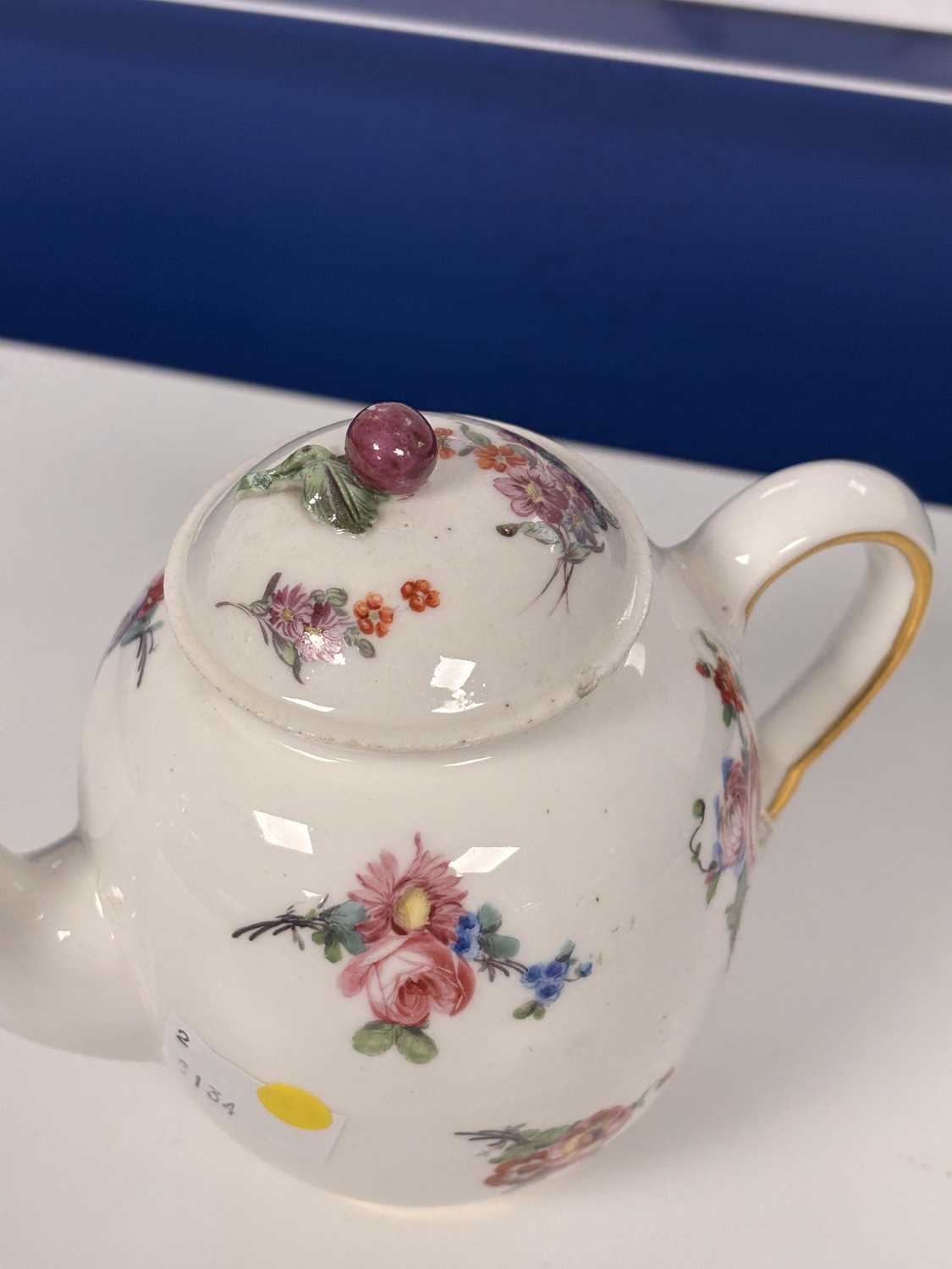 A SÈVRES PORCELAIN TEAPOT CIRCA 1770 - Image 7 of 7
