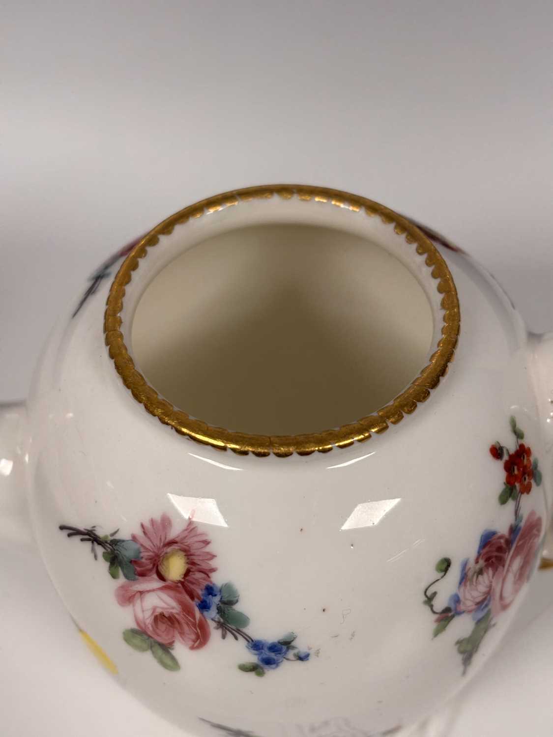 A SÈVRES PORCELAIN TEAPOT CIRCA 1770 - Image 2 of 7