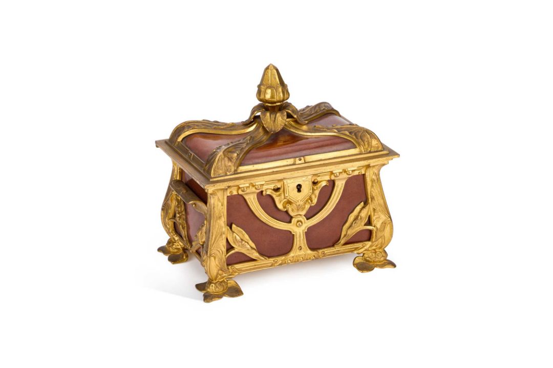 AN EARLY 20TH CENTURY GILT-BRONZE AND LEATHER-CLAD JEWELLERY CASKET IN THE ART NOUVEAU TASTE PROBABL - Image 1 of 3