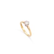 AN 18 CARAT GOLD SOLITAIRE DIAMOND RING