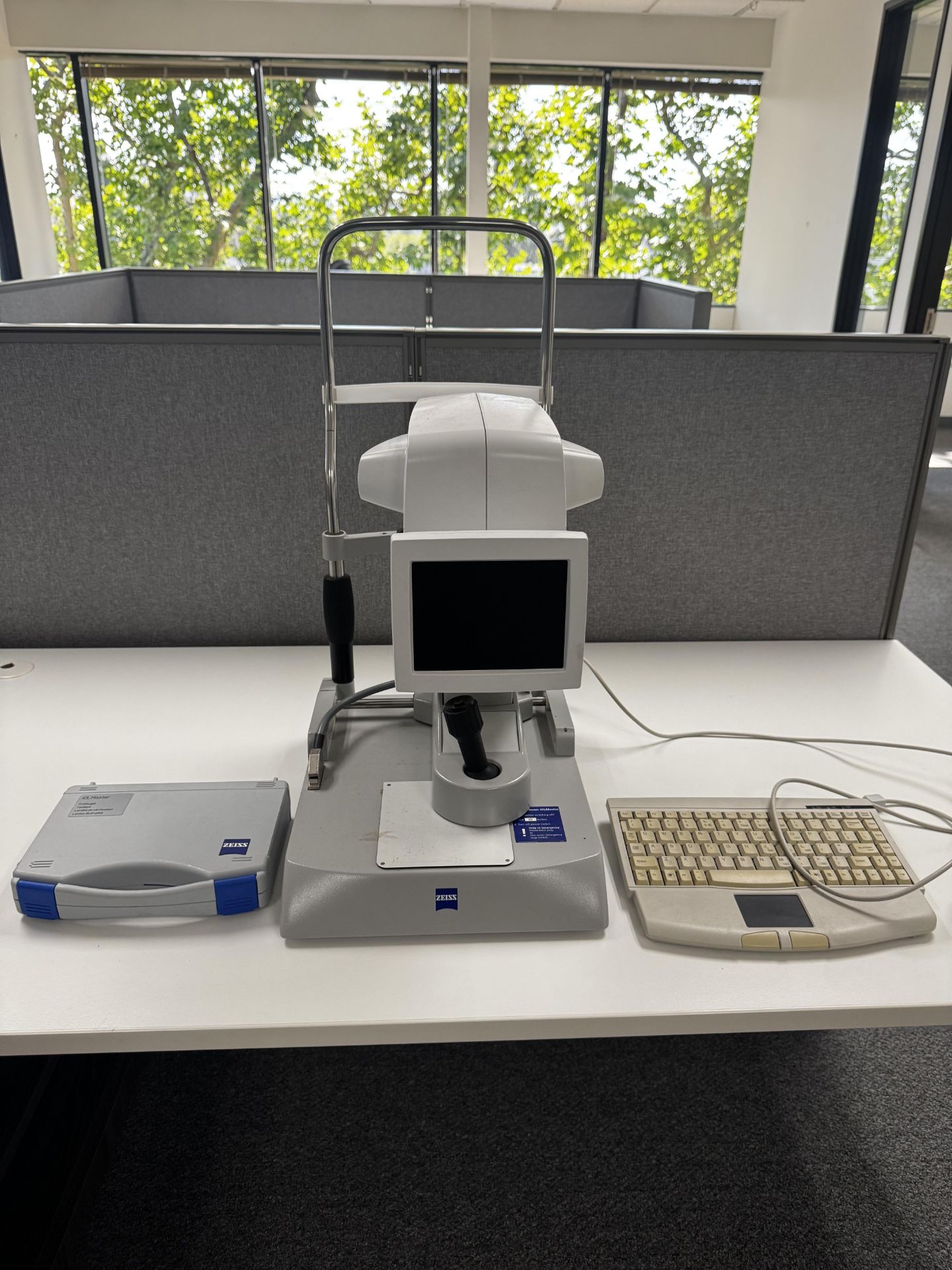 Zeiss Meditech AG IOL Master 500 with table and printer | Asset(s ...