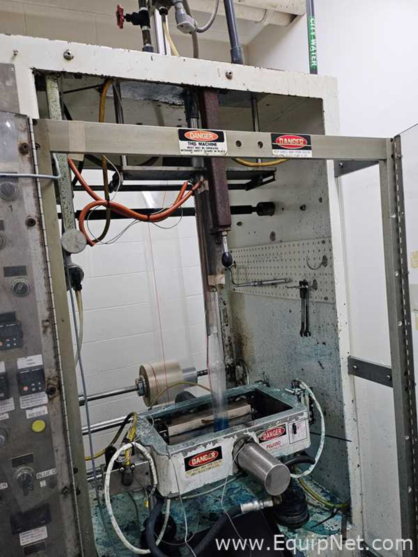 General Packaging Equipment 80AC Vertical Form Fill Seal Machine - Image 3 of 11
