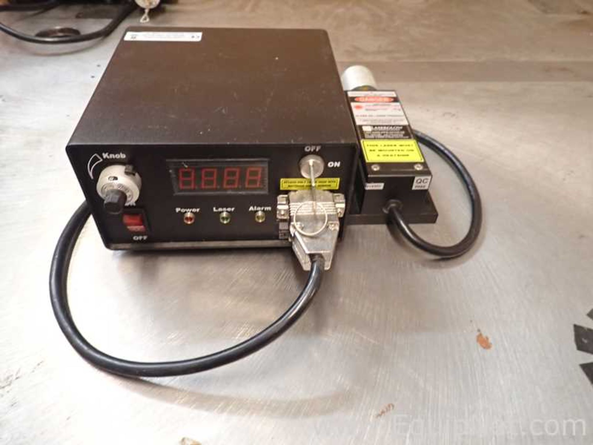 Laserglow Technologies LRS-0532-PFM-00100-05 Class IIIb Laser with Controller and Fiber Optic Cable - Image 2 of 7