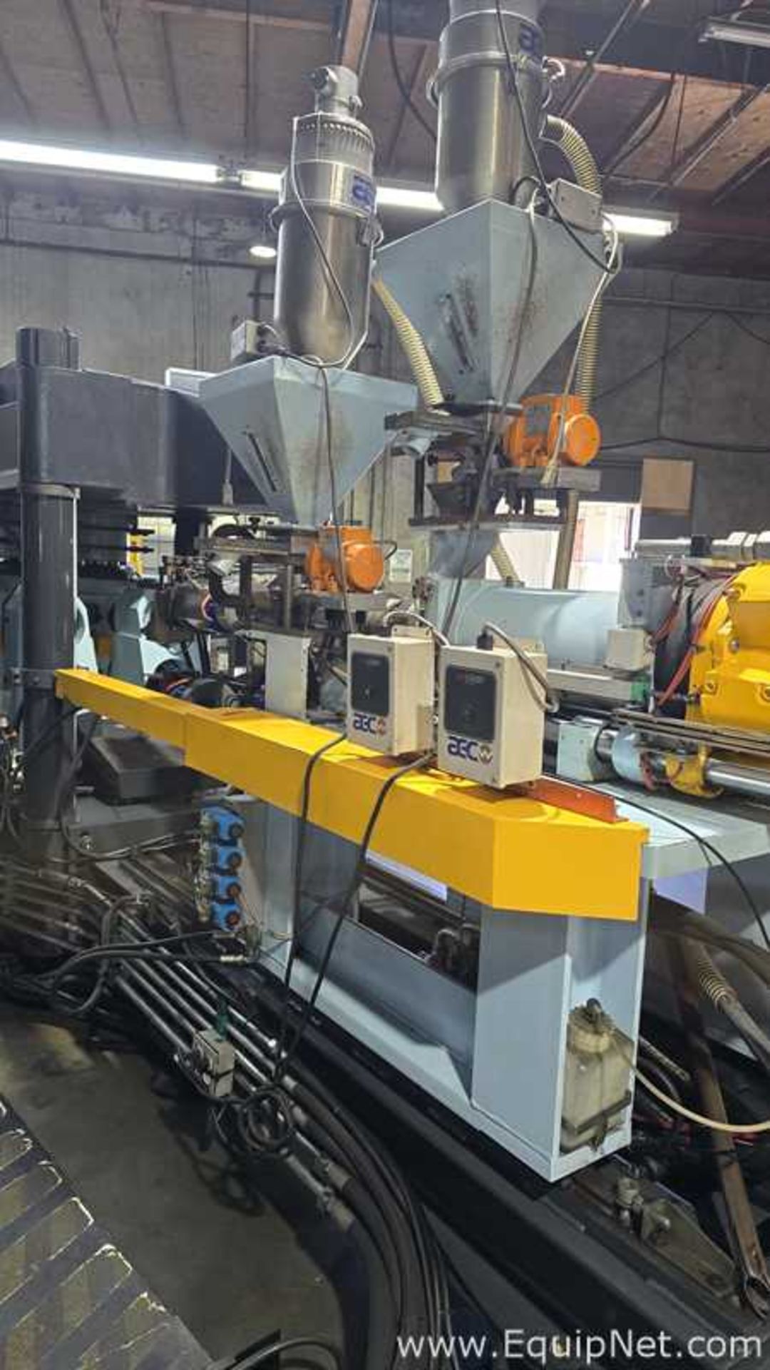 Main Group Delta UP 2-750 Waterproof Footwear Injection Molding Machine - Image 2 of 6