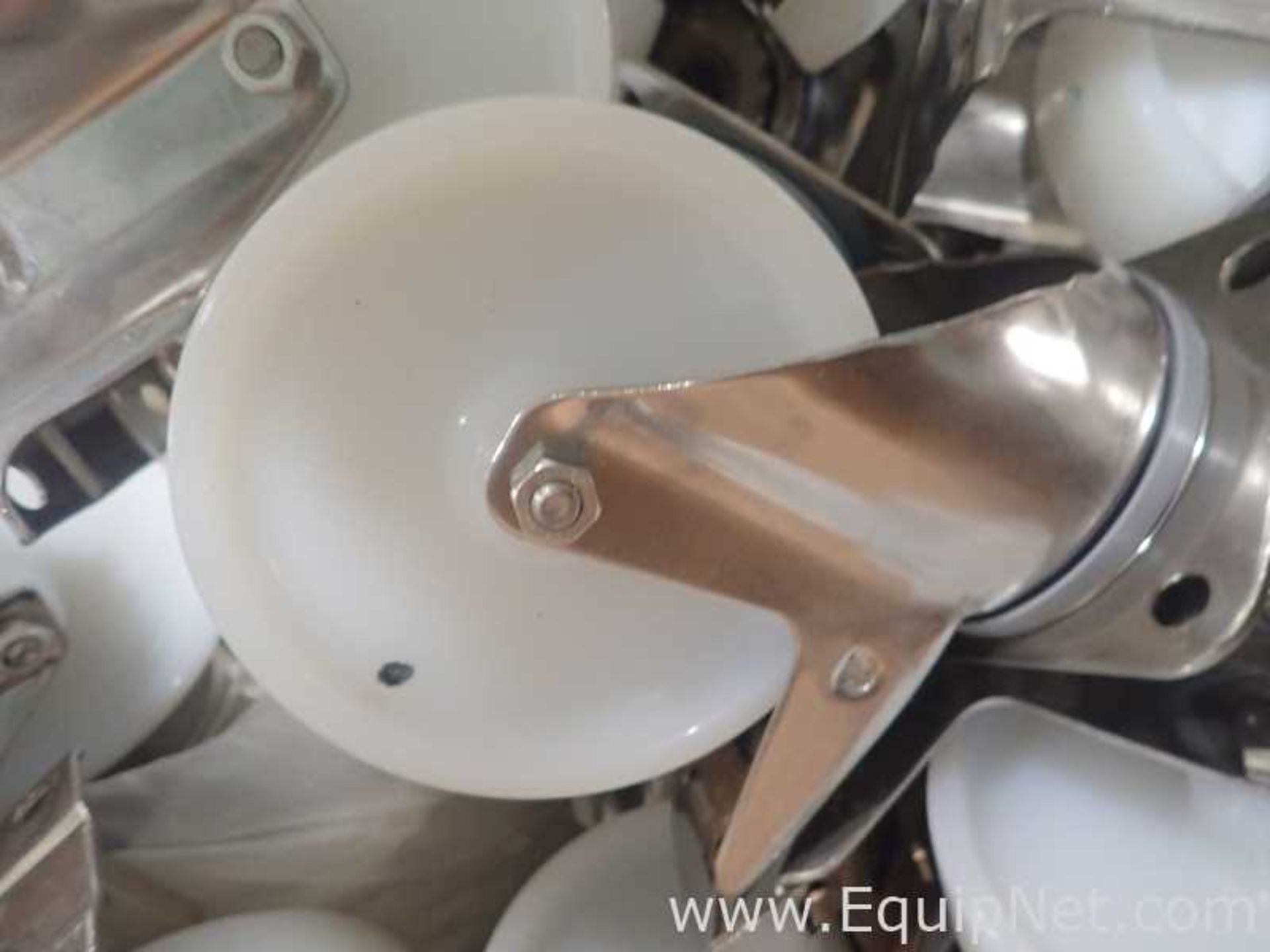 Lot of Approximately 80 Nylon White Castors, 140x40 mm - Image 3 of 5
