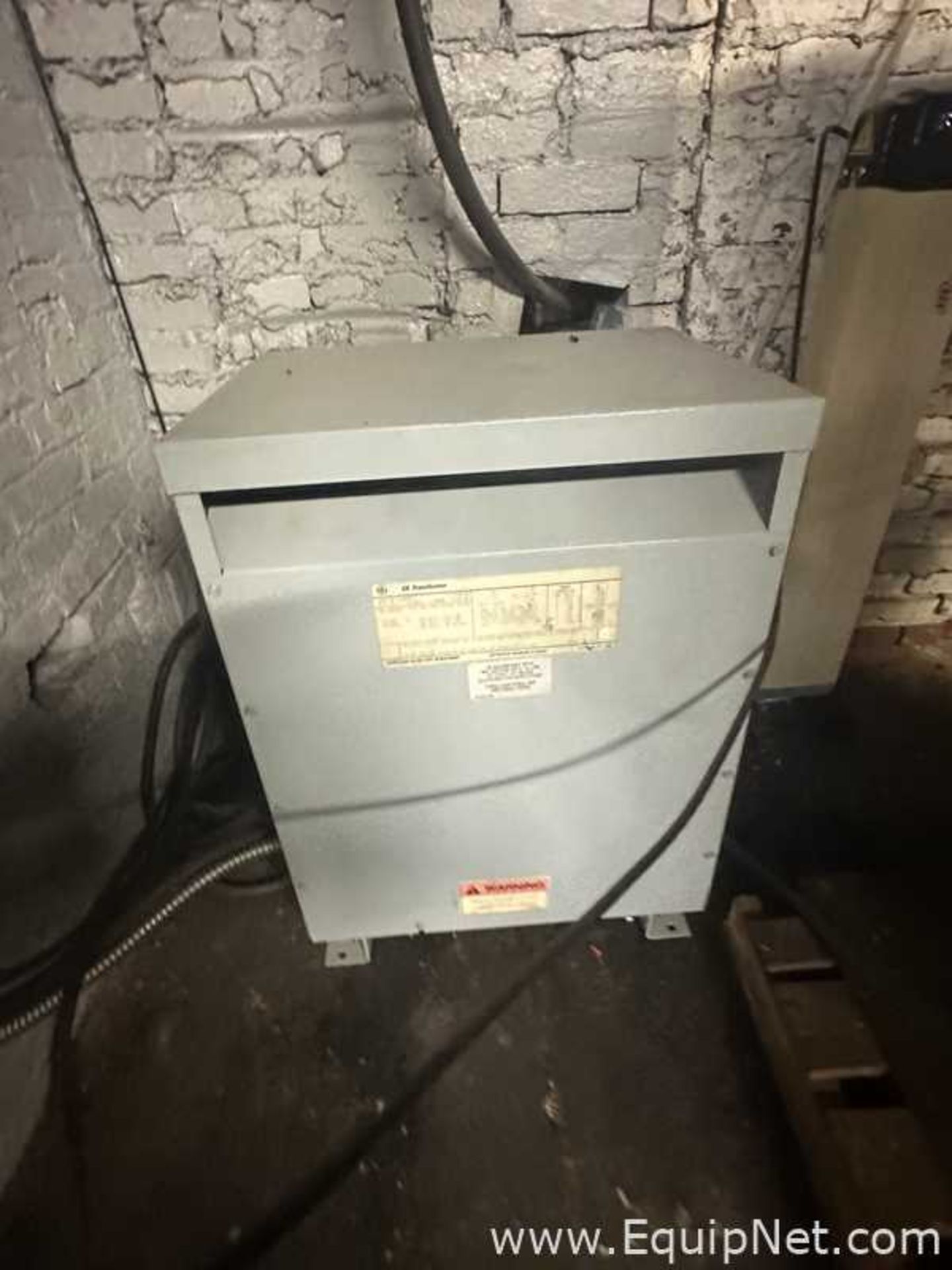 GE 9T23B3872 30 KVA Dry Three-Phase Transformer Primary 480 VAC Secondary 208/120 VAC