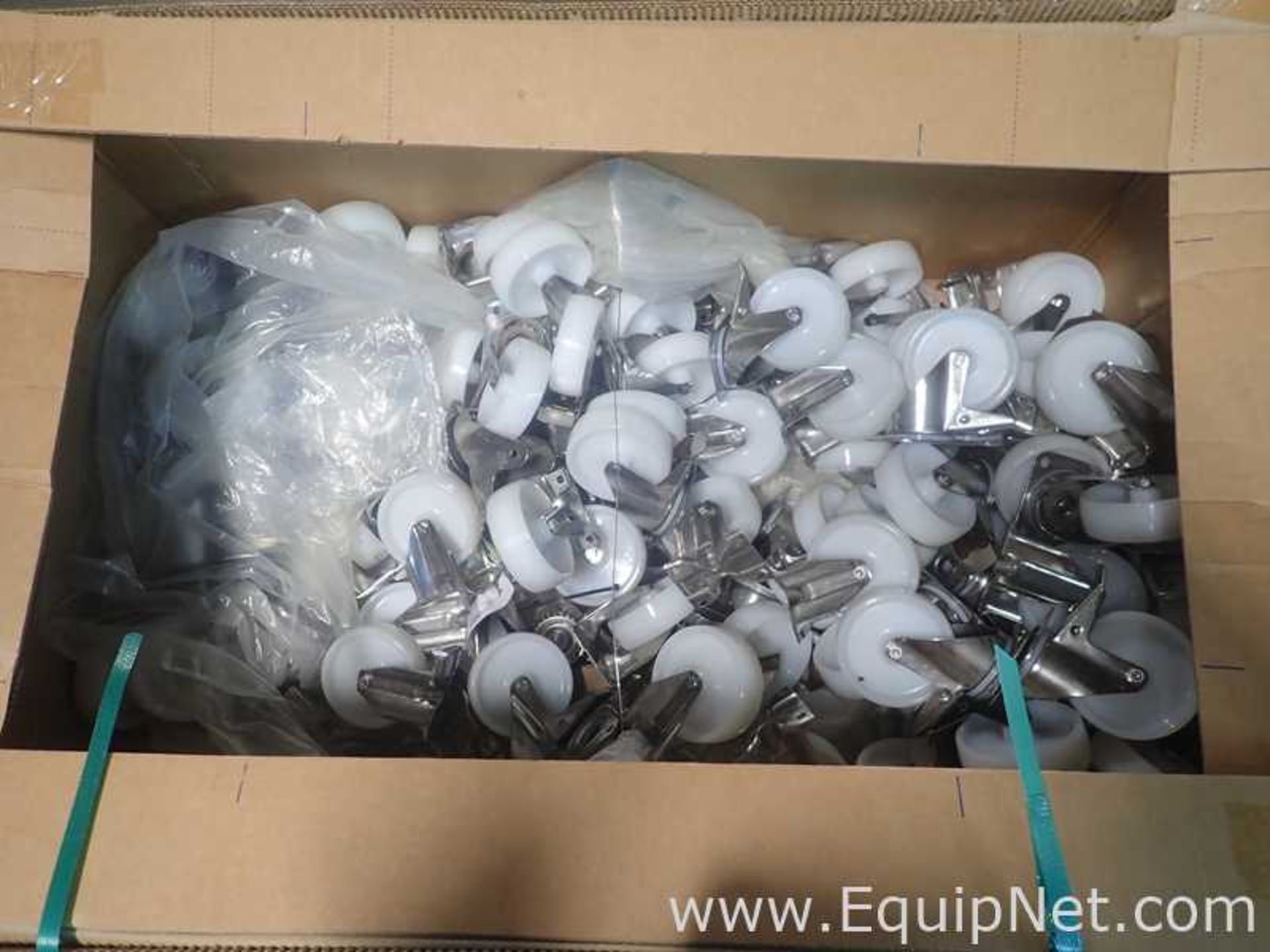 Lot of Approximately 80 Nylon White Castors, 140x40 mm - Image 2 of 5