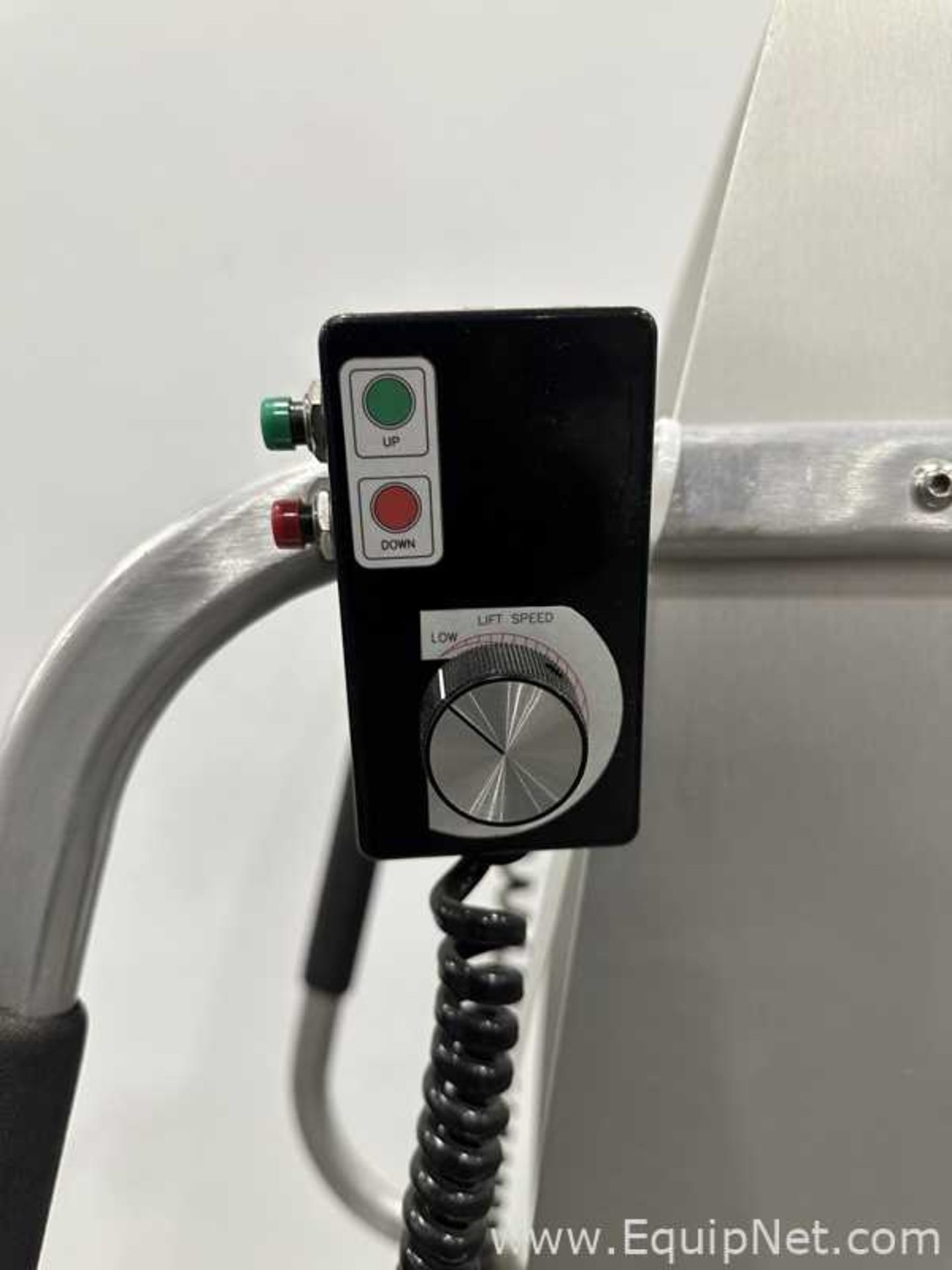 Alum A Lift Battery Operated Lift With Barrell Clamp - Image 8 of 21