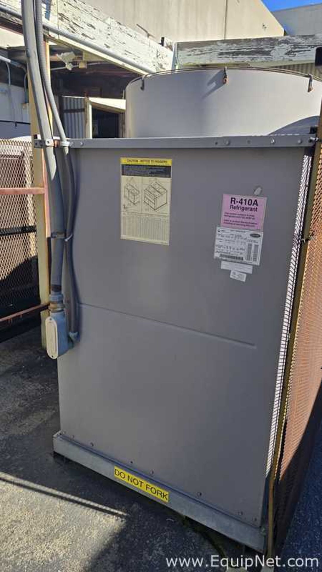 Carrier 30RAP0205DA02100 20 Ton Chiller - Image 3 of 4