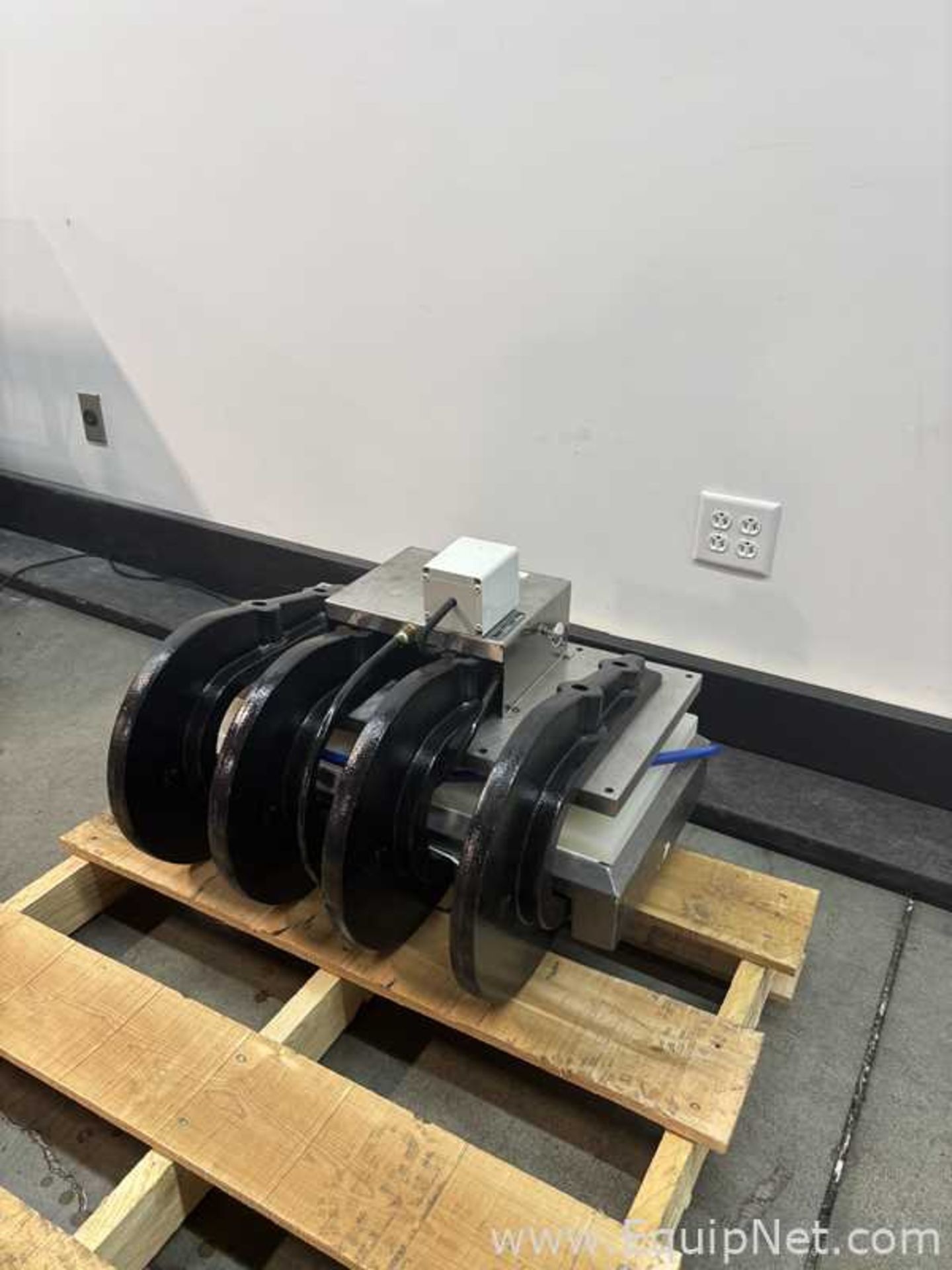 Tippmann Industrial Products, Inc. Clicker 1500 Die Cutting Press - Image 2 of 6