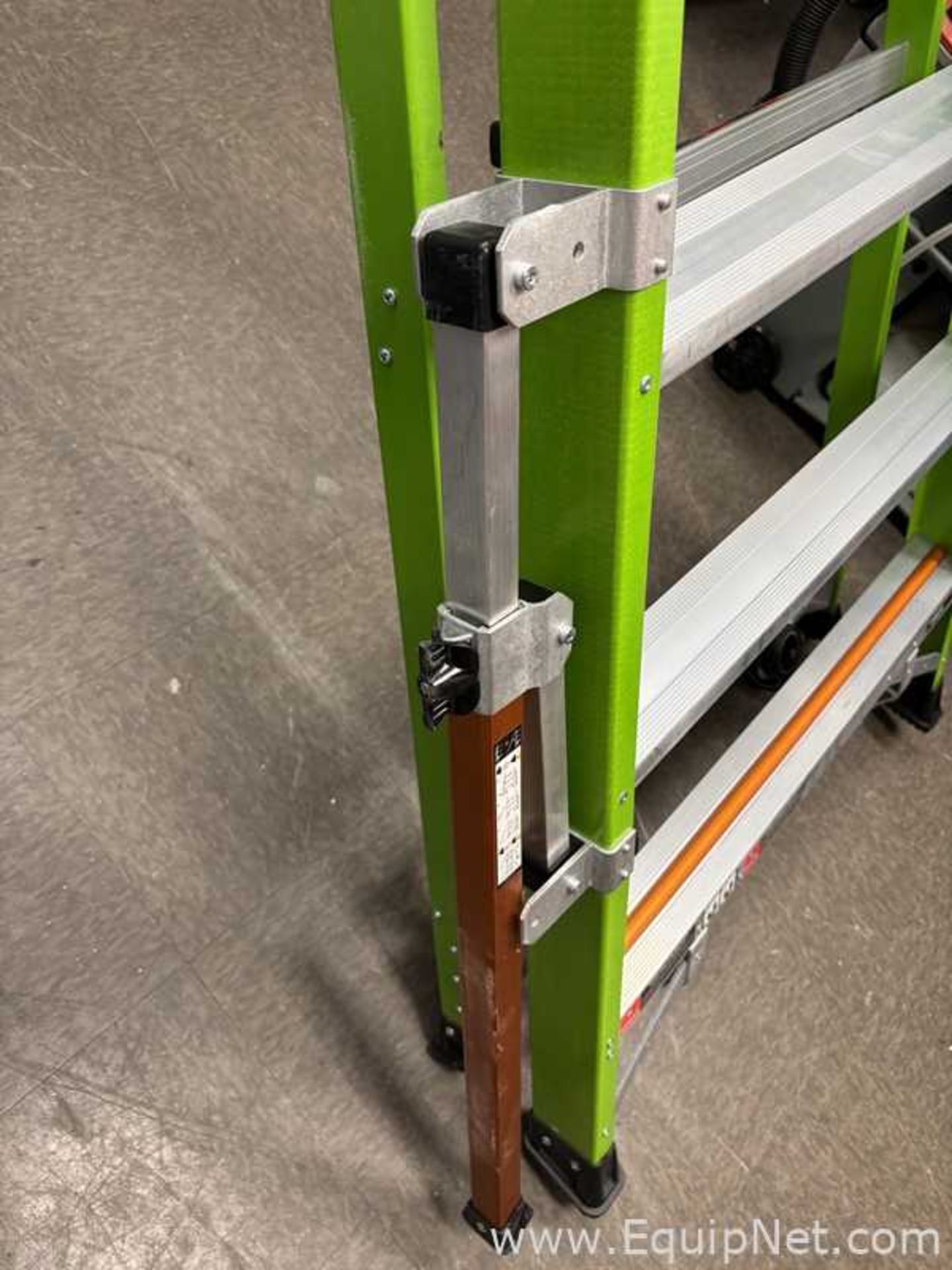 Little Giant WBB3145002 Safety Cage Platform Ladder With Wheels - Image 3 of 5
