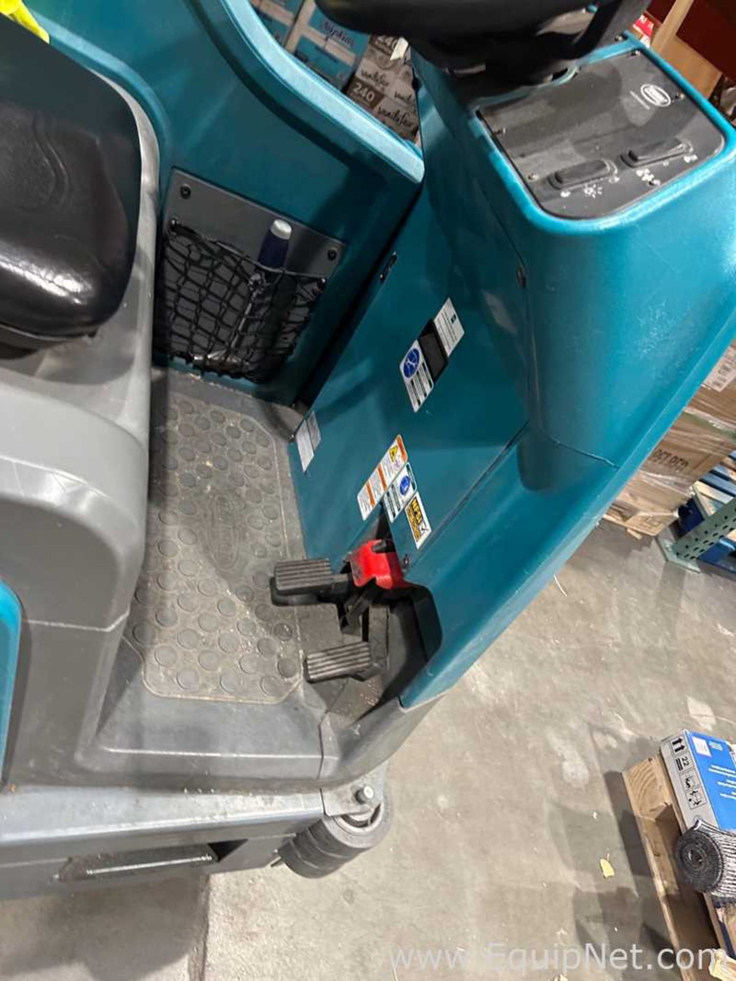 Tennant T17 Battery-Powered Ride-On Floor Scrubber - Image 5 of 12