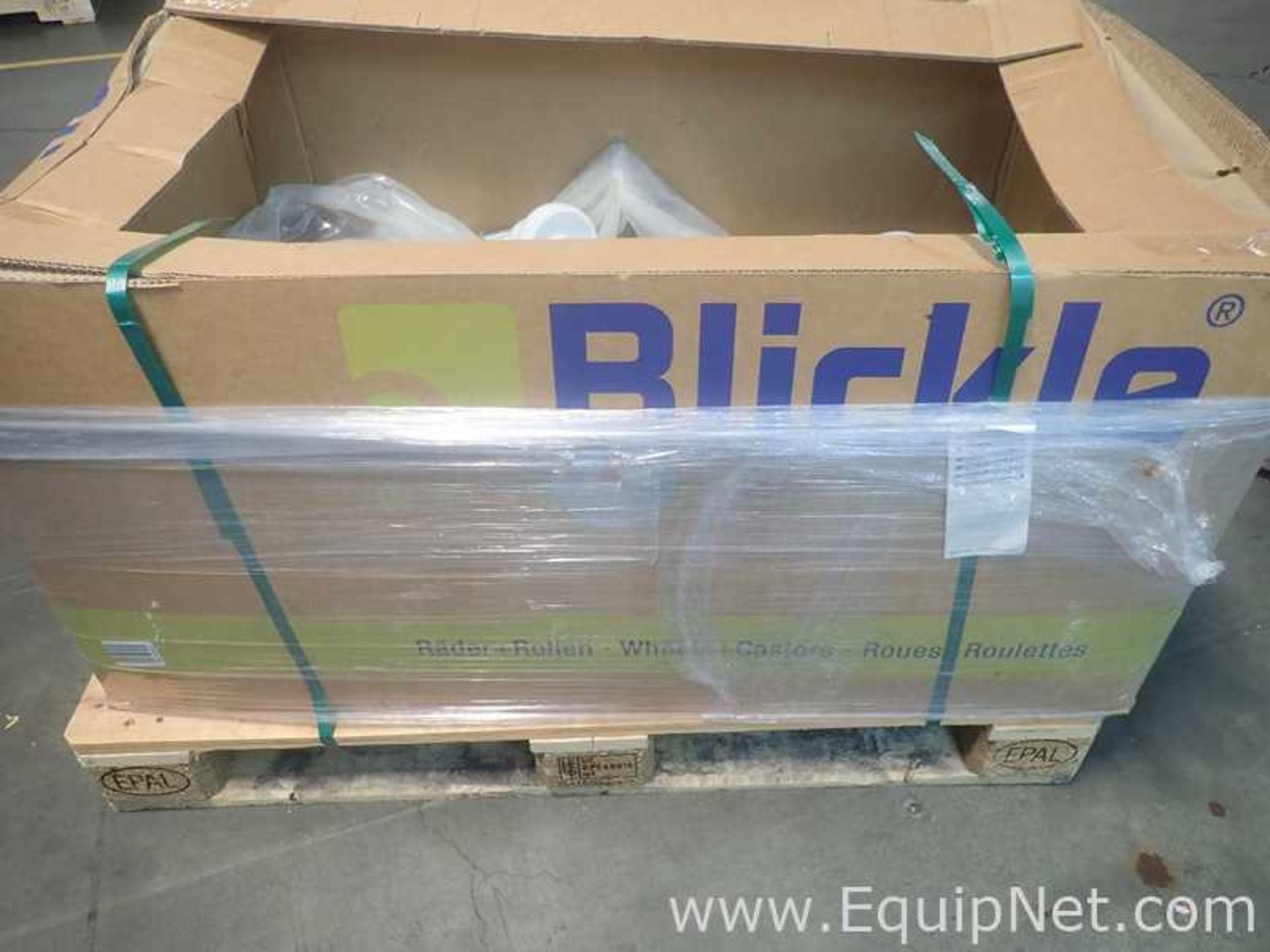 Lot of Approximately 80 Nylon White Castors, 140x40 mm
