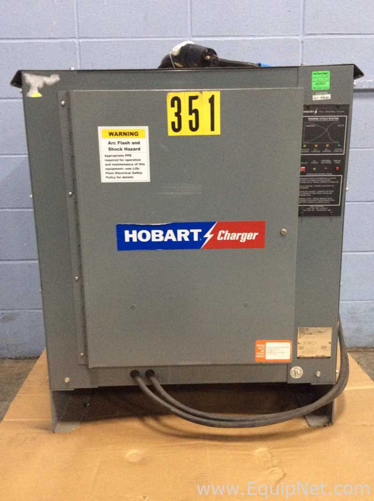 Hobart Charger 3R12-830 Battery Charger