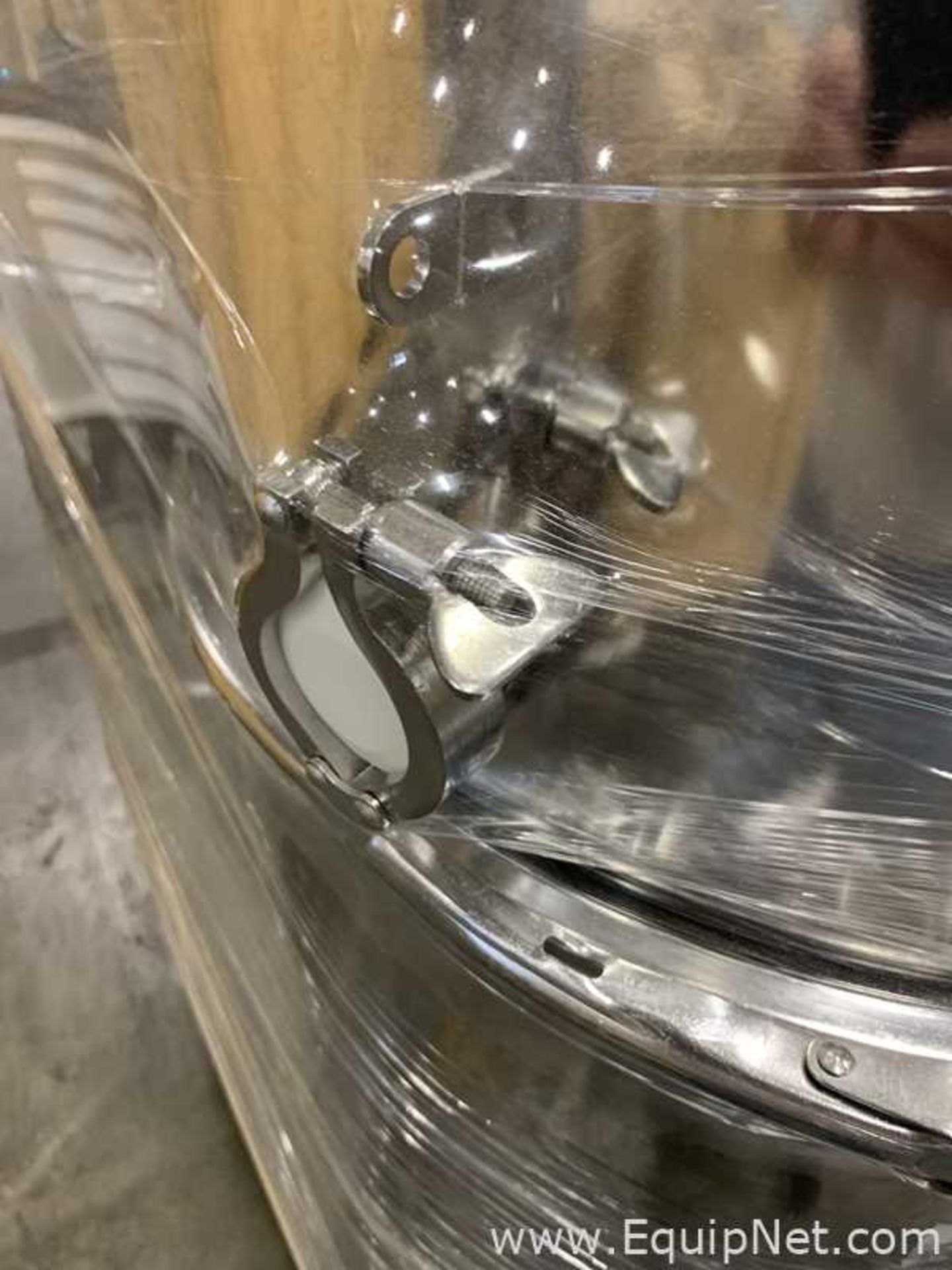 One Pallet of Eight ServoLift Stainless Steel Drums - Product Drums - Image 4 of 4