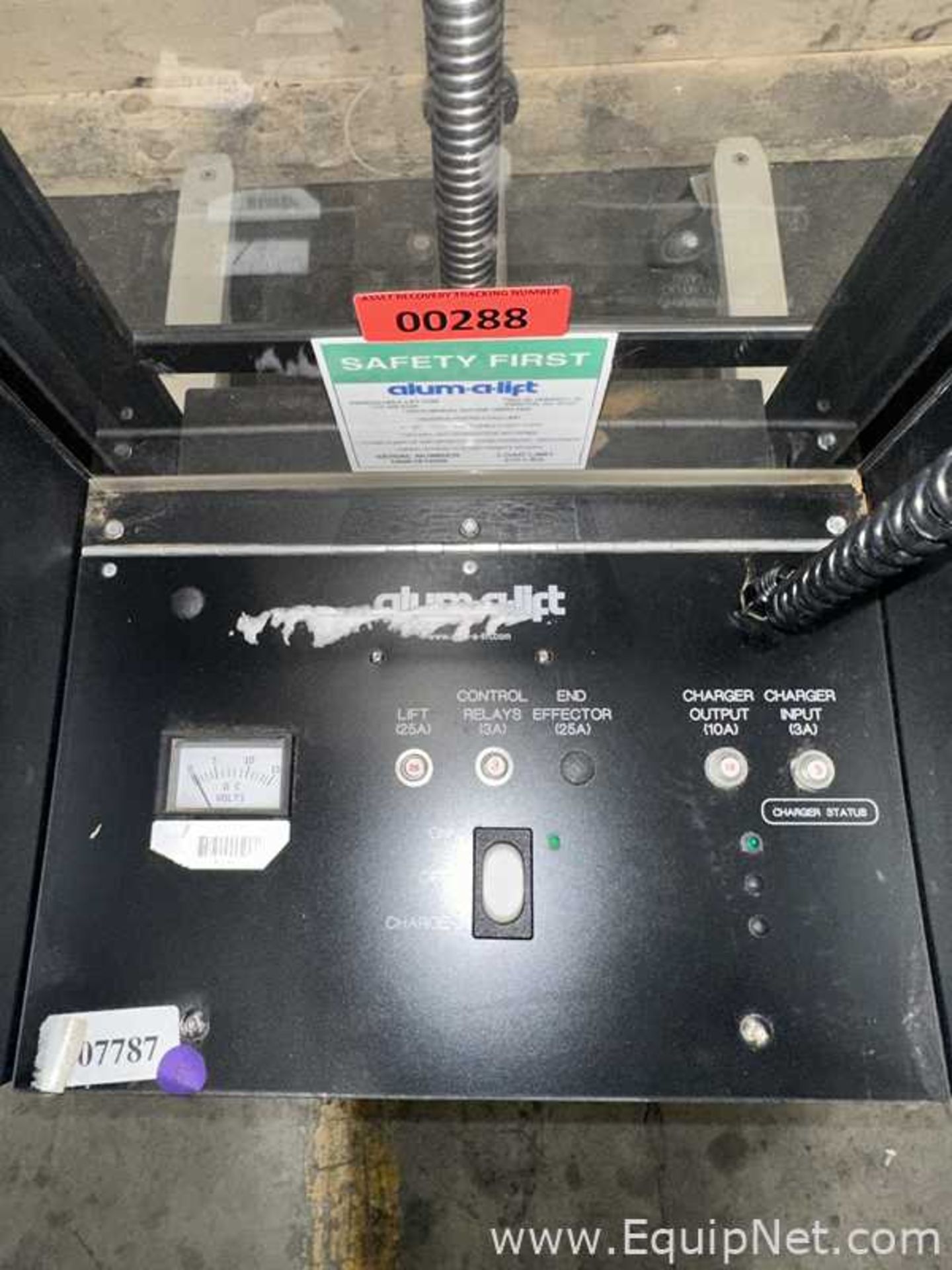 Alum A Lift 275 LBS Battery Operated Lift - Image 5 of 8
